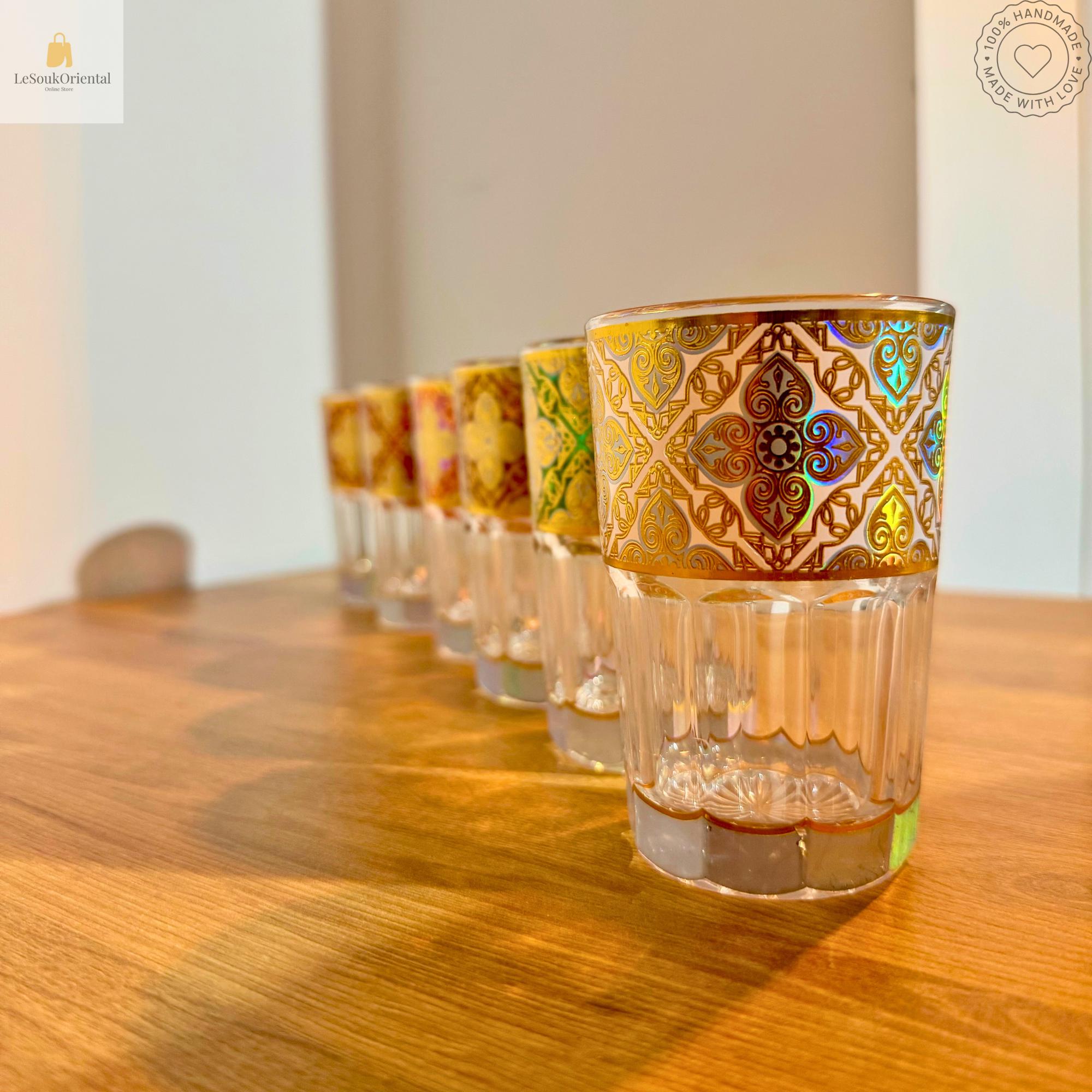 Verre à thé doré