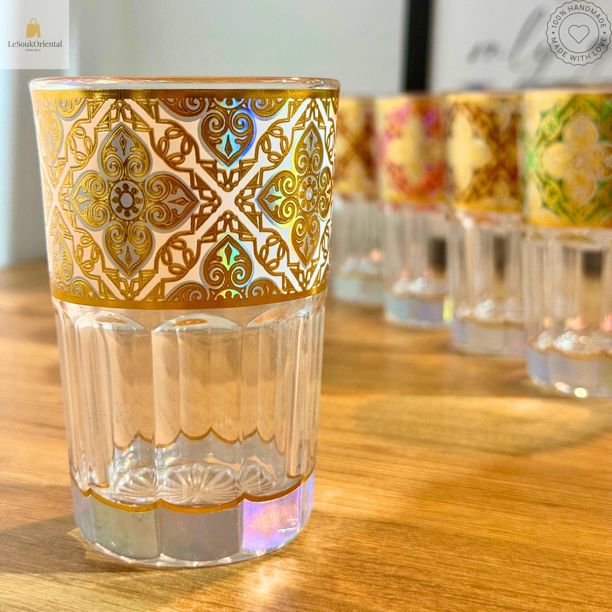 Verre à thé doré