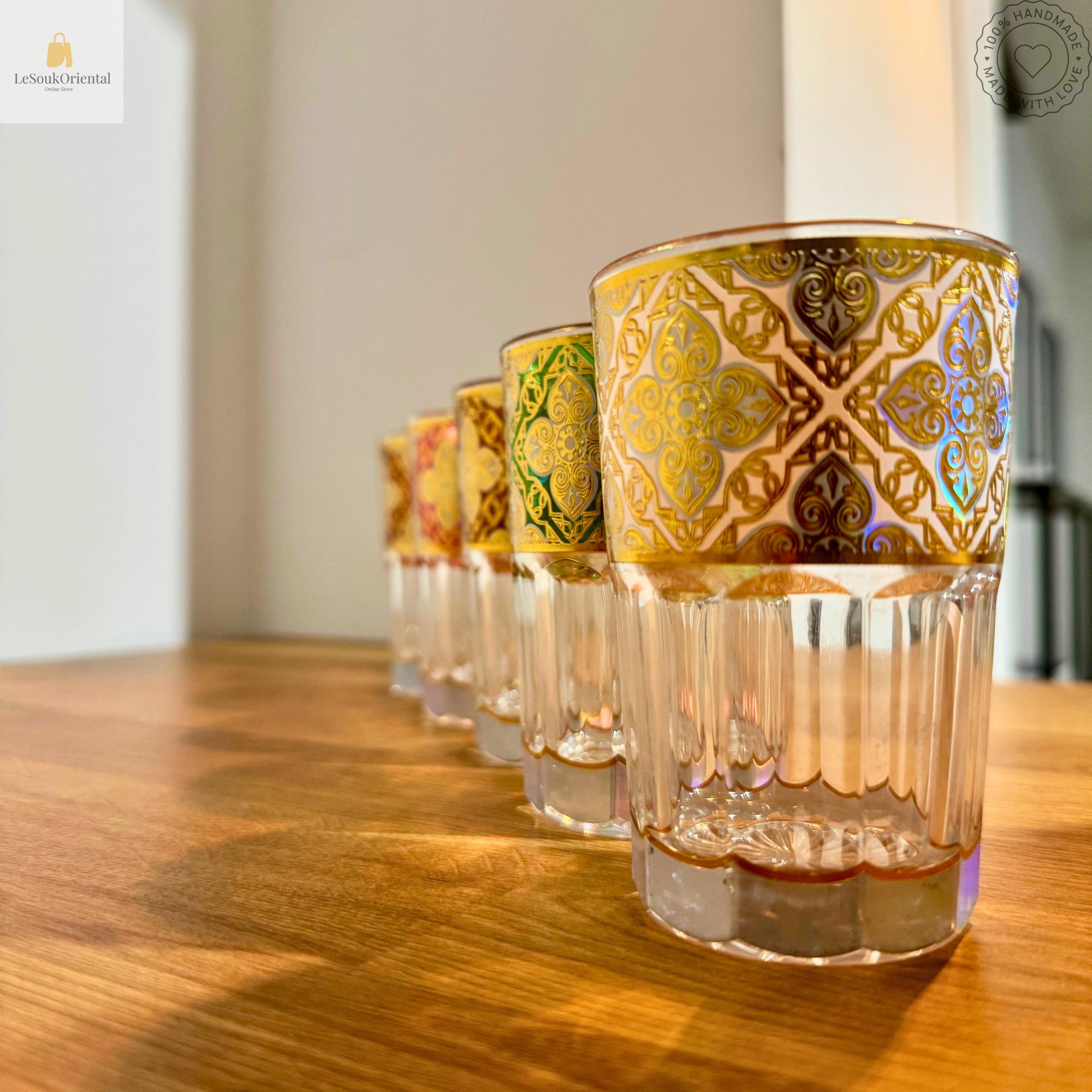 Verre à thé doré