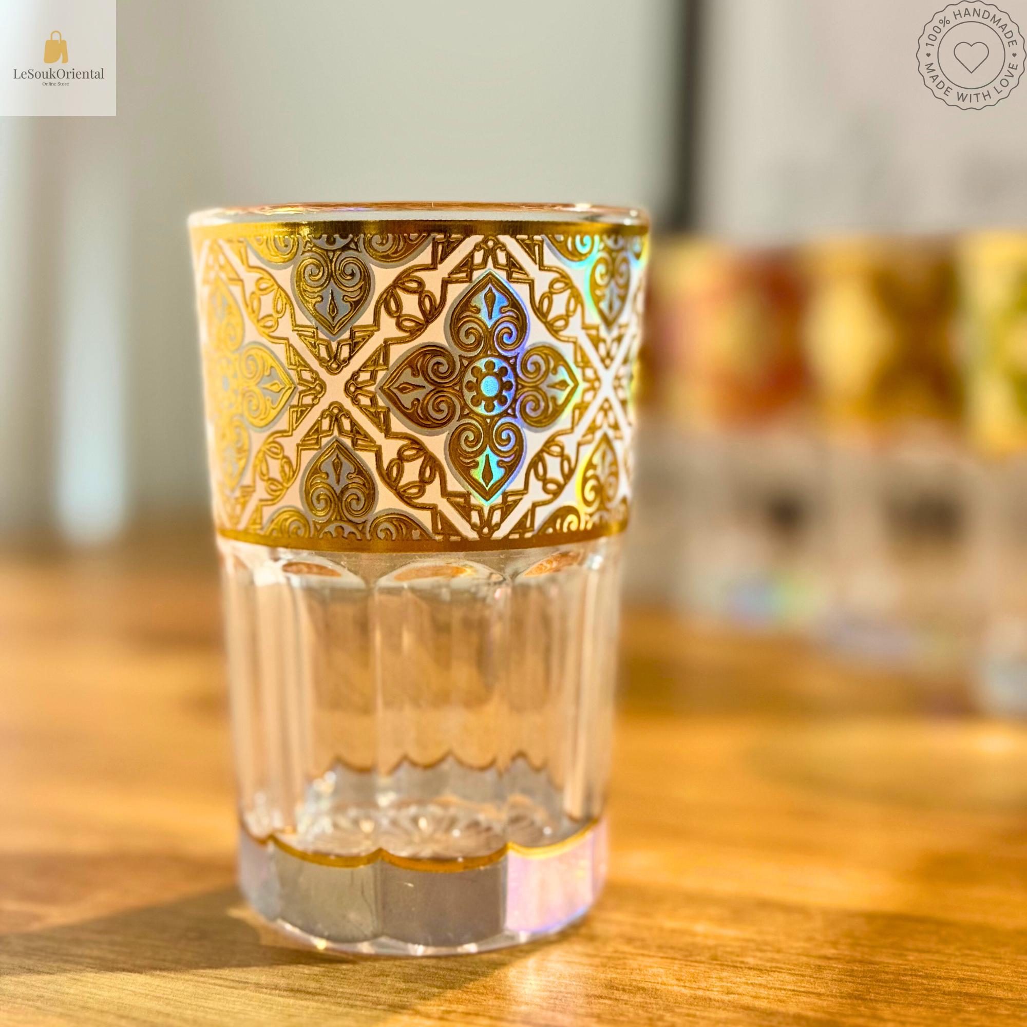 Verre à thé doré